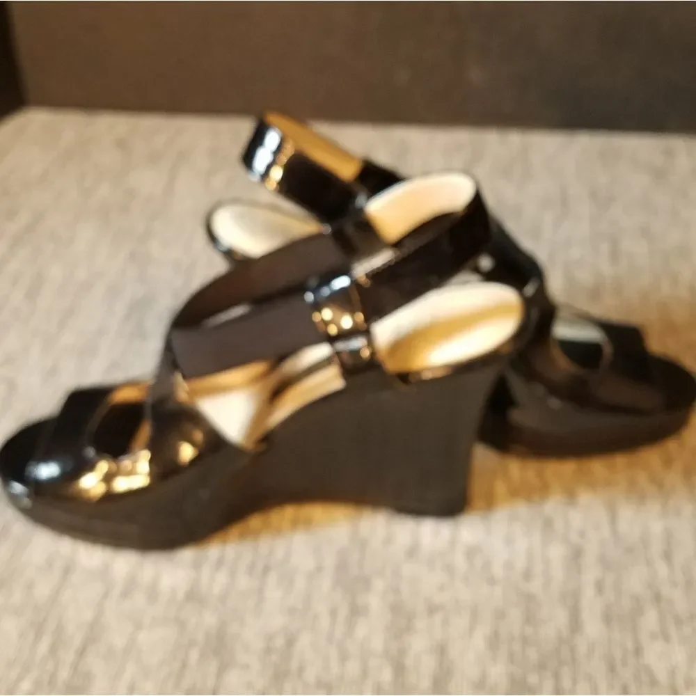 Dana‎ Buchman Size 7 Black Patent Leather Peep Toe Slingback Heels